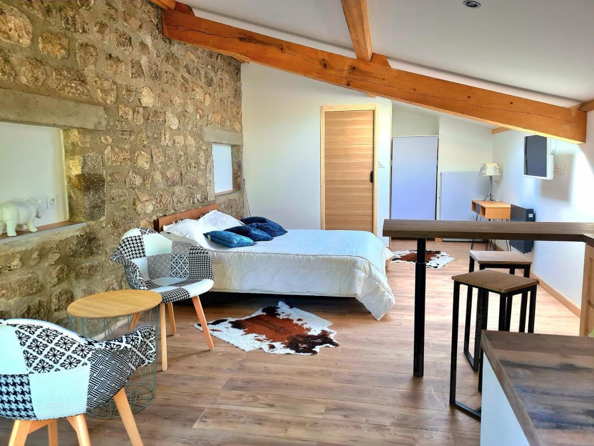 Room Lover Les Chaizes Saint-Romain-Lachalm Exteriér fotografie